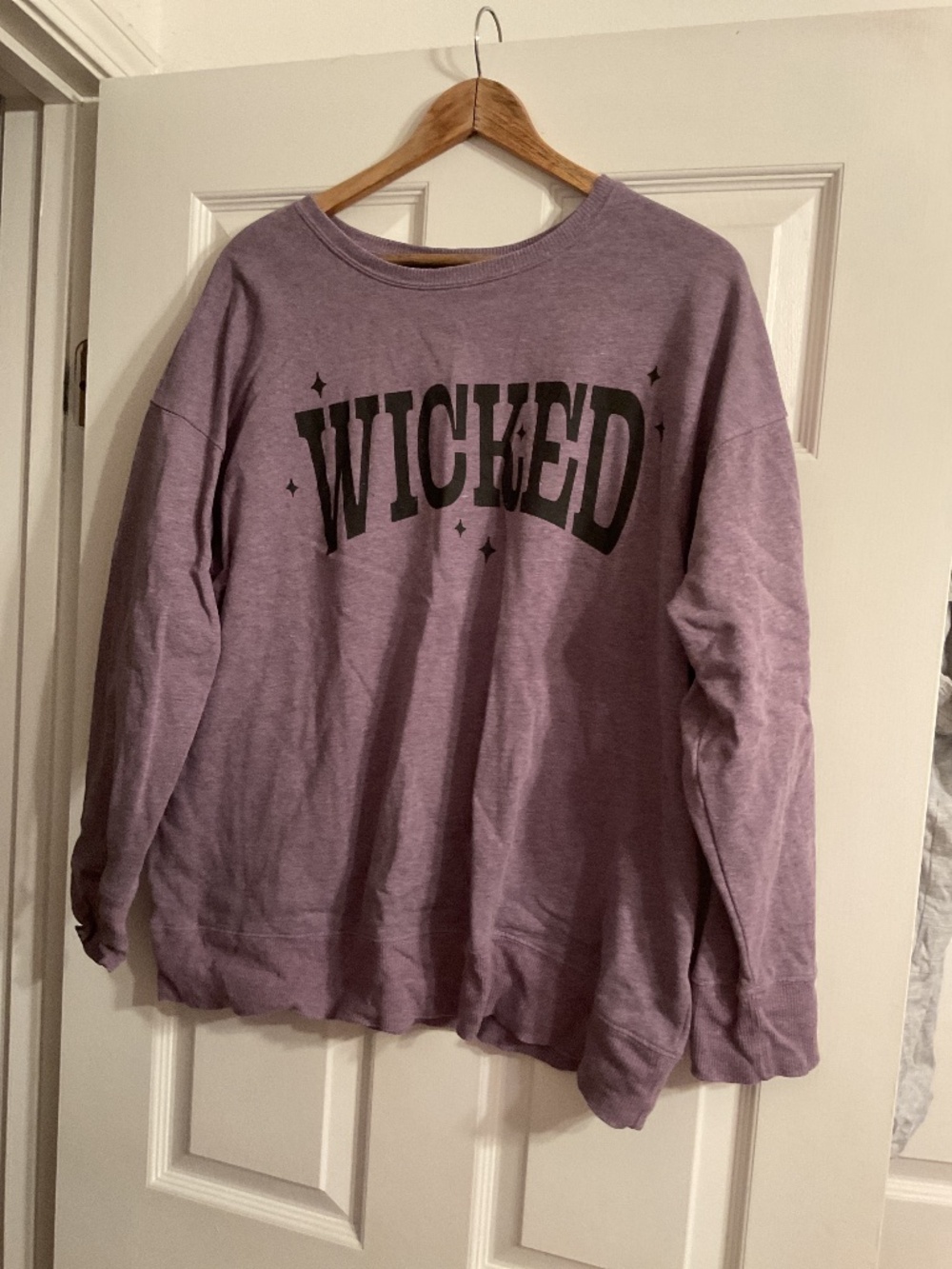 Wicked sweatshirt size xxl, large fits best